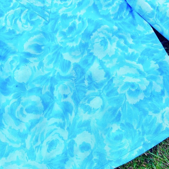 💖 SOLD 💖 Vintage Bright Blue Roses Floral Long Sleeve Top Shirt - Picture 3 of 4